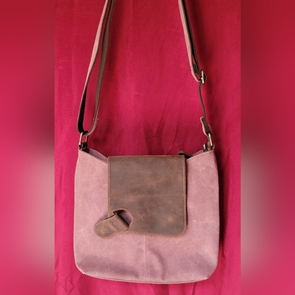 DaVan crossbody bag. - Picture 2 of 10